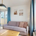 Appartementhaus Binzer Sterne 23 *
