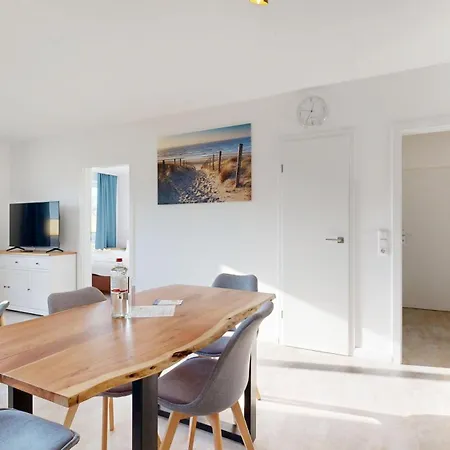 Appartementhaus Binzer Sterne 23 *